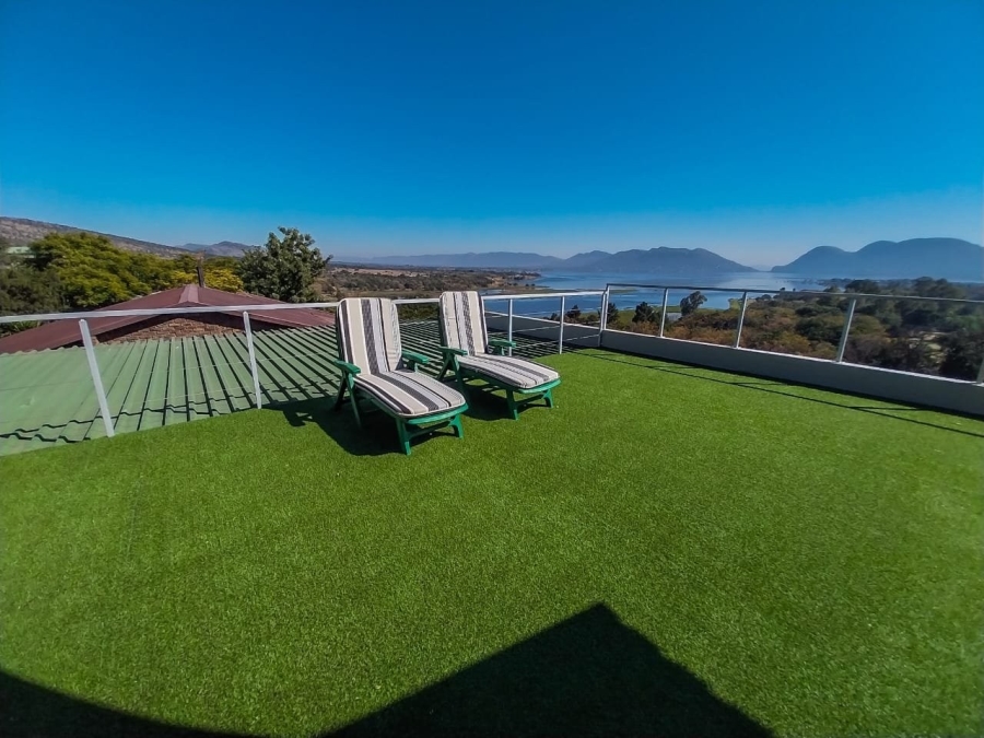 5 Bedroom Property for Sale in Meerhof North West